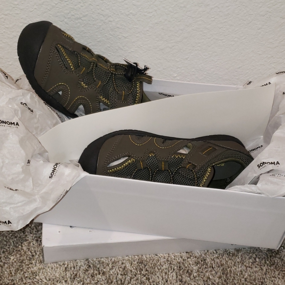 BOYS SANDALS SIZE 2 BRAND NEW SONOMA